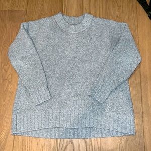 Old navy women’s sweater.